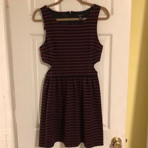 Black and red strip dress 👗